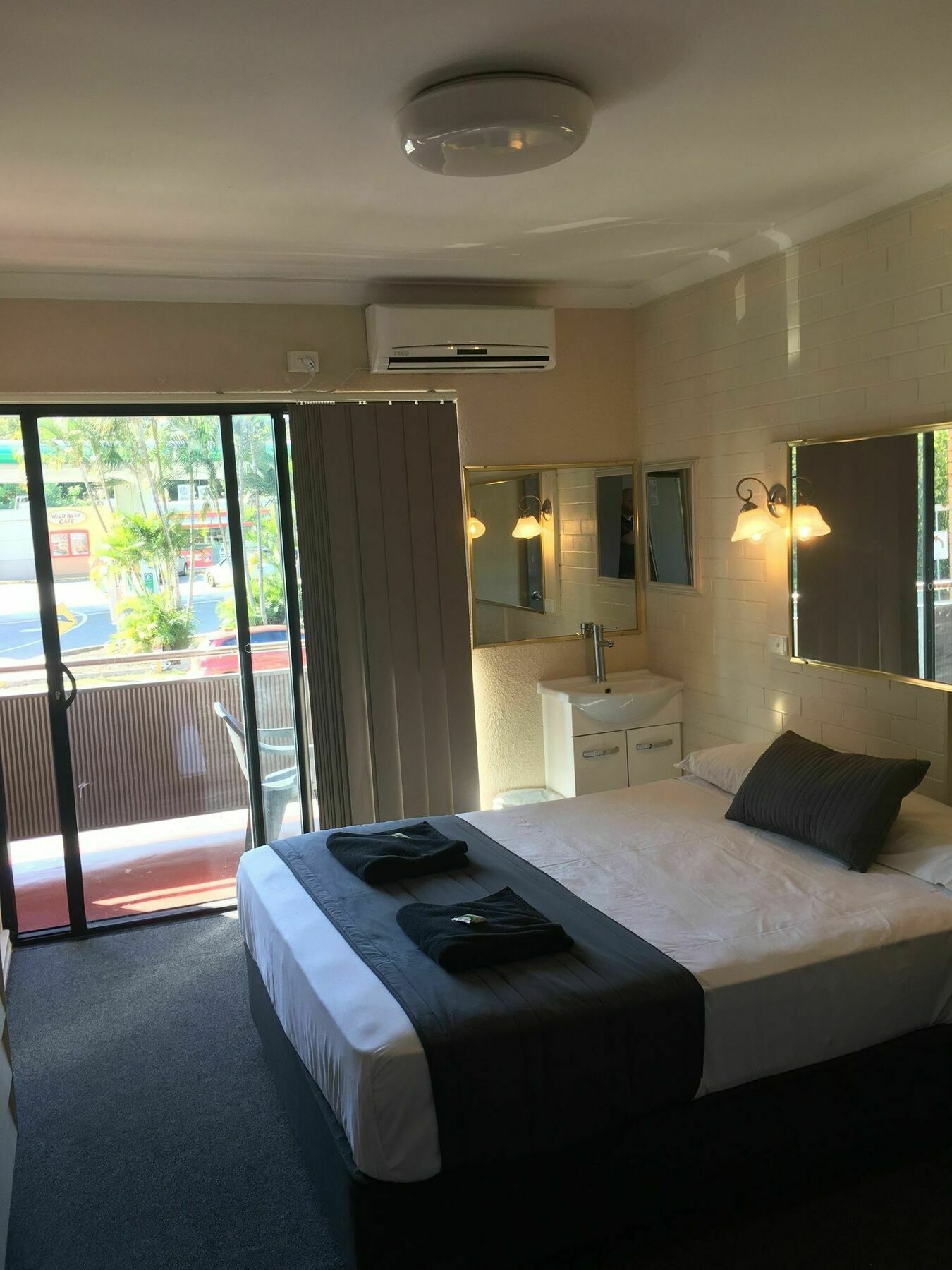 Kingsford Riverside Inn Brisbane Exterior foto
